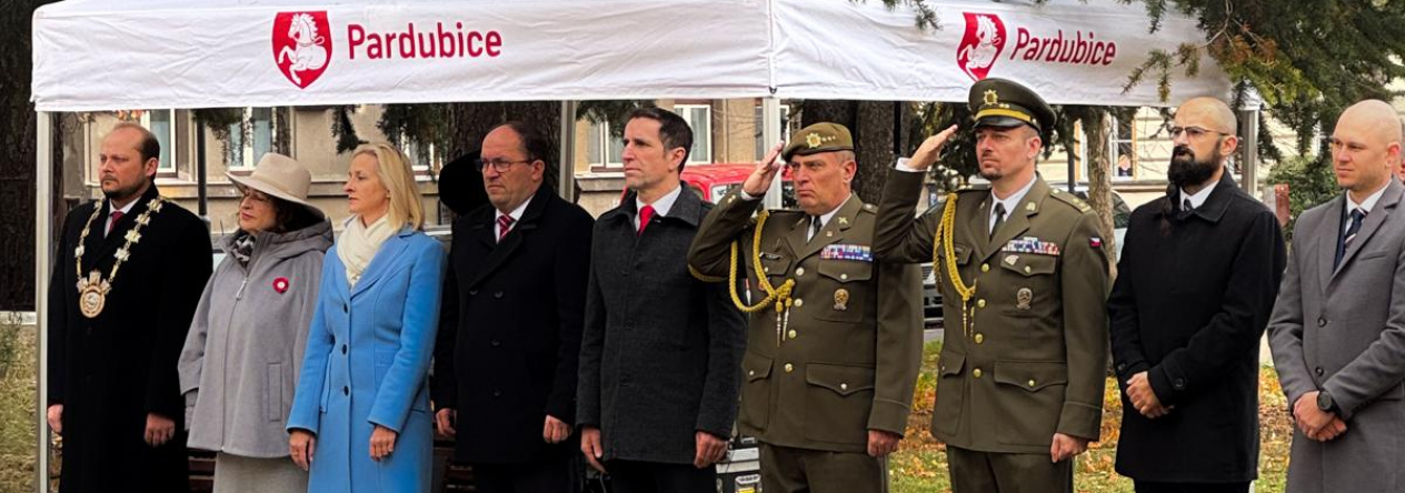 Pietní akt k 107. výročí vzniku Československé republiky v Pardubicích