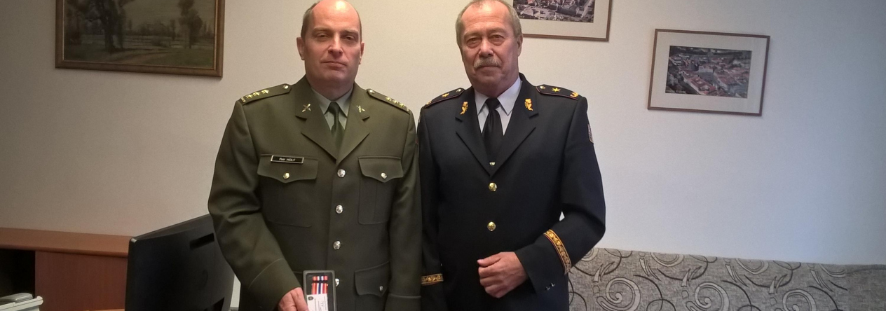 prevzeti_medaile_od_hzs_pk_gen._kvasnicky.jpg