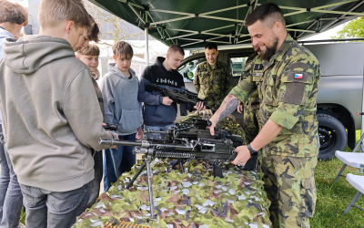 Podpora ORP Lanškroun ze strany AČR: robotická soutěž i vzdělávání v oblasti bezpečnosti