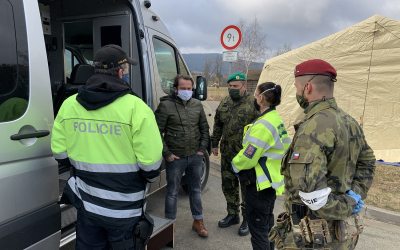 Návštěva poslance Jana Řehounka na státní hranici na Kralicku