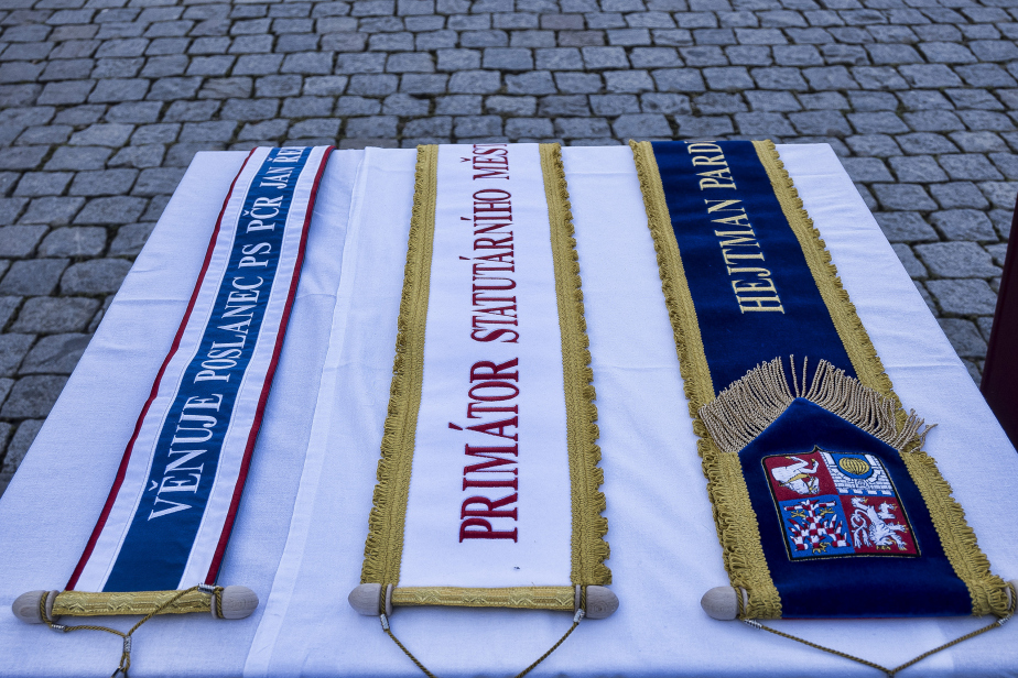 soucasti_cele_ceremonie_bylo_i_venovani_stuh_teritorialni_jednotce.jpg