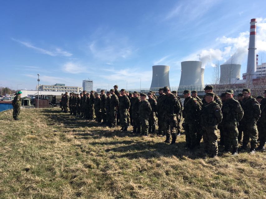 nastup_vojaku_pri_ukonceni_a_vyhodnoceni_cviceni_safeguard_temelin_2019.jpg