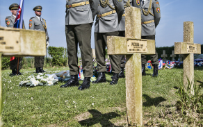 Zástupci KVV Pardubice uctili s delegací poslanců PS PČR památku čs. legionářů ve Francii