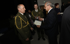 Zástupci KVV Pardubice uctili s delegací poslanců PS PČR památku čs. legionářů ve Francii