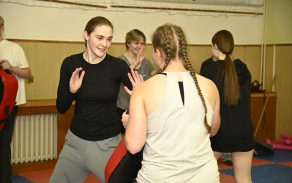 Vojáci na gymnáziu Suverénního řádu maltézských rytířů ve Skutči