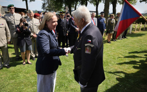 Připomněli jsme si ve Francii hrdinství legionářů a spojenců