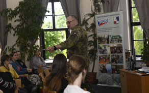 Vojáci přiblížili studentům z Letohradu téma obrany státu