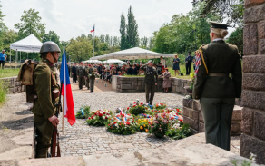 Pietní akt k uctění obětí heydrichiády na Památníku Zámeček Pardubičky