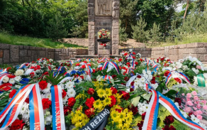 Pietní akt k uctění obětí heydrichiády na Památníku Zámeček Pardubičky