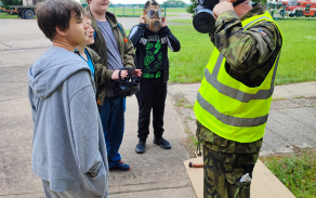 Vojáci Krajského vojenského velitelství Pardubice se zapojili do Dne otevřených dveří 14. plogp a Aviatické pouti