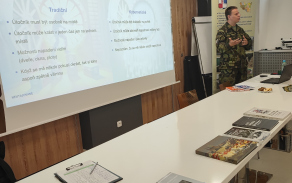 Kyberbezpečnost a lidskost: POKOS školení pro pedagogy v Pardubicích