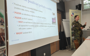 Kyberbezpečnost a lidskost: POKOS školení pro pedagogy v Pardubicích