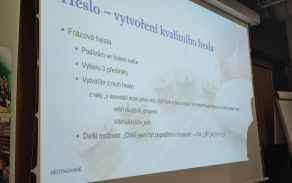 Kyberbezpečnost a lidskost: POKOS školení pro pedagogy v Pardubicích
