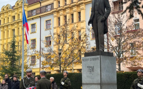 Pietní akt k 107. výročí vzniku Československé republiky v Pardubicích