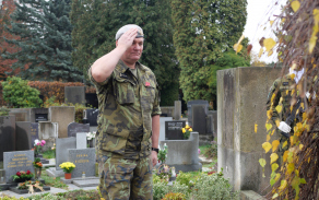 Vojáci z Pardubic uctili památku válečných veteránů