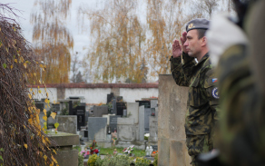 Vojáci z Pardubic uctili památku válečných veteránů
