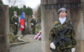 Vojáci z Pardubic uctili památku válečných veteránů