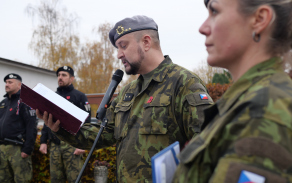 Vojáci z Pardubic uctili památku válečných veteránů