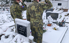 Uctění památky výsadkáře Lukáše Syručka v Rohovládové Bělé