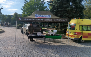 Vojáci z Krajského vojenského velitelství Pardubice podporují Český červený kříž na světových dnech první pomoci v kraji