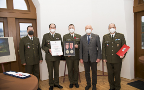 Pamětní medaili Československé obce legionářské má ode dneška ve své sbírce Krajské vojenské velitelství Pardubice.