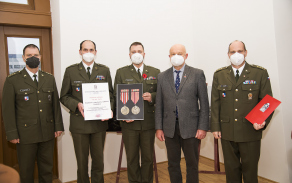 Pamětní medaili Československé obce legionářské má ode dneška ve své sbírce Krajské vojenské velitelství Pardubice.