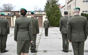 Podplukovník Chaura svoji řeč zakončil slovy: „Chodil jsem do práce mezi Vás rád a za to děkuji Vám všem“.