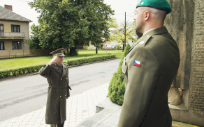 Uctění památky pilota francouzské armády a místního rodáka ve Slepoticích