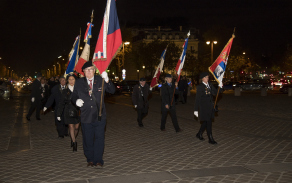 ceremonie Ravivage de la Flamme – oživení ohně pod Vítězným obloukem