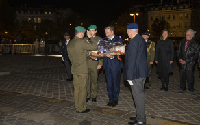 ceremonie Ravivage de la Flamme – oživení ohně pod Vítězným obloukem