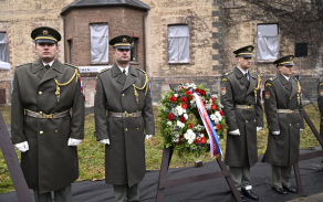 Uctění památky příslušníků paraskupiny Silver A, obyvatel Ležáků a dalších členů protinacistického odboje na Pardubicku