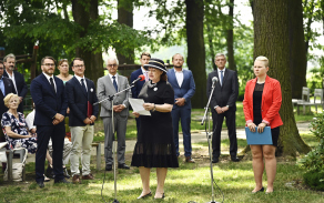 Následovaly proslovy senátorky PČR Miluše Horské a primátora Statutárního města Pardubice Martina Charváta.