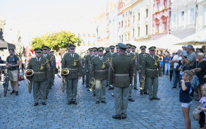 cely_slavnostni_ceremonial_doprovazela_ustredni_vojenska_hudba_praha.jpg