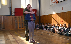 Dalším stanovištěm pro děti byla ukázka boje zblízka a základy sebeobrany