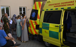 Doplňkovým stanovištěm byla ukázka sanitky ze ZZS