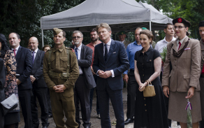 Na tuto akci byli pozvaní představitelé města, kraje a ministerstva kultury včetně britského velvyslance v ČR, jimž chtěl František Bobek z Československé obce legionářské představit výsledky jejich práce, které mají za cíl záchranu této městské památky. 