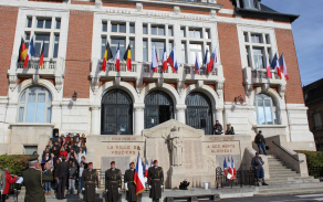 Památník obětem I. a II. světové války, Vouziers