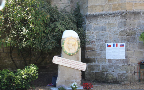 Pomník M. R. Štefánika, Darney 