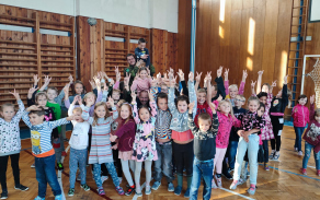Najděte vojáka Mariana aneb vojáci zabavovali menší děti v době přestávky