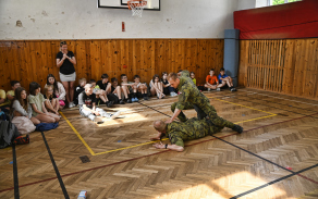 Naprosto nadšené byly děti z praktických ukázek boje zblízka