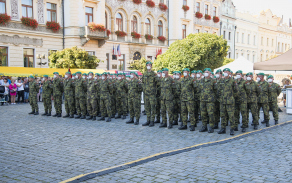 slavnostni_nastup_k_udeleni_cestneho_nazvu_praporecnika_karla_bezdicka.jpg