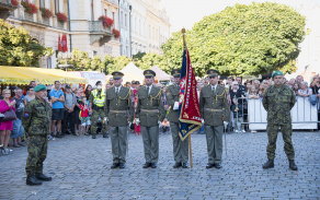 soucasti_slavnostniho_ceremonialu_byla_i_cestna_straz_posadkoveho_velitelstvi_praha.jpg