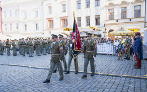 soucasti_slavnostniho_ceremonialu_byla_i_cestna_straz_posadkoveho_velitelstvi_praha_3.jpg