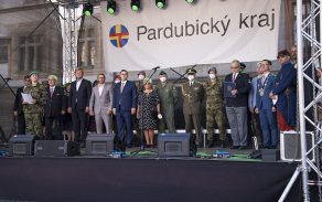 slavnostni_nastup_pesi_roty_aktivni_zalohy_krajskeho_vojenskeho_velitelstvi_pardubice_2.jpg